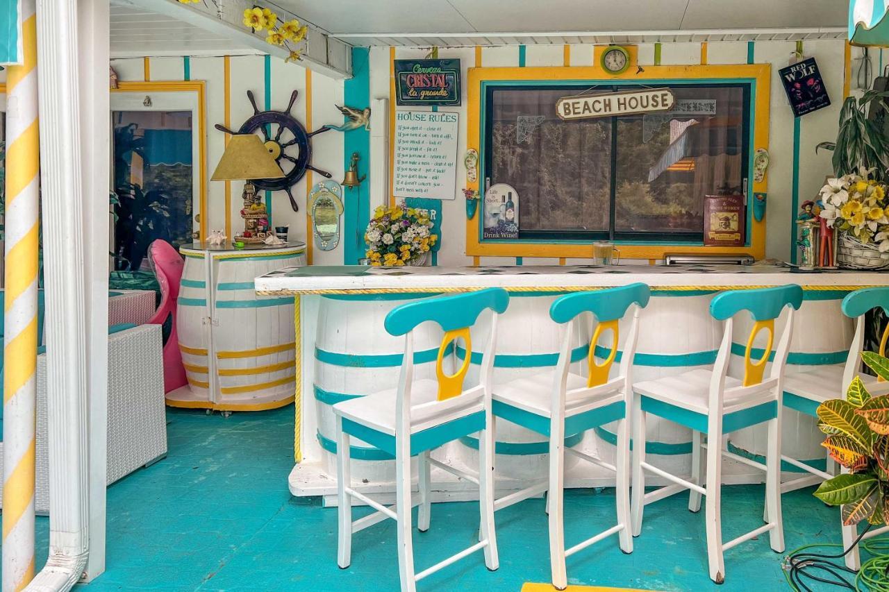 위키와치 Pams Mermaid House With Riverfront Yard And Lanai! 아파트 외부 사진