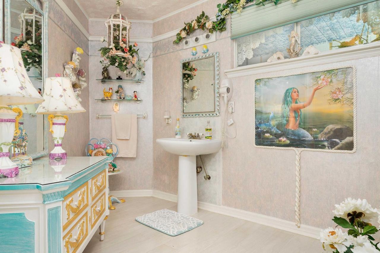 위키와치 Pams Mermaid House With Riverfront Yard And Lanai! 아파트 외부 사진